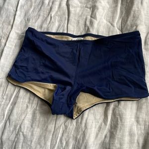 Girls’ boy-short swim bottom in navy from Lands End. Size 10.